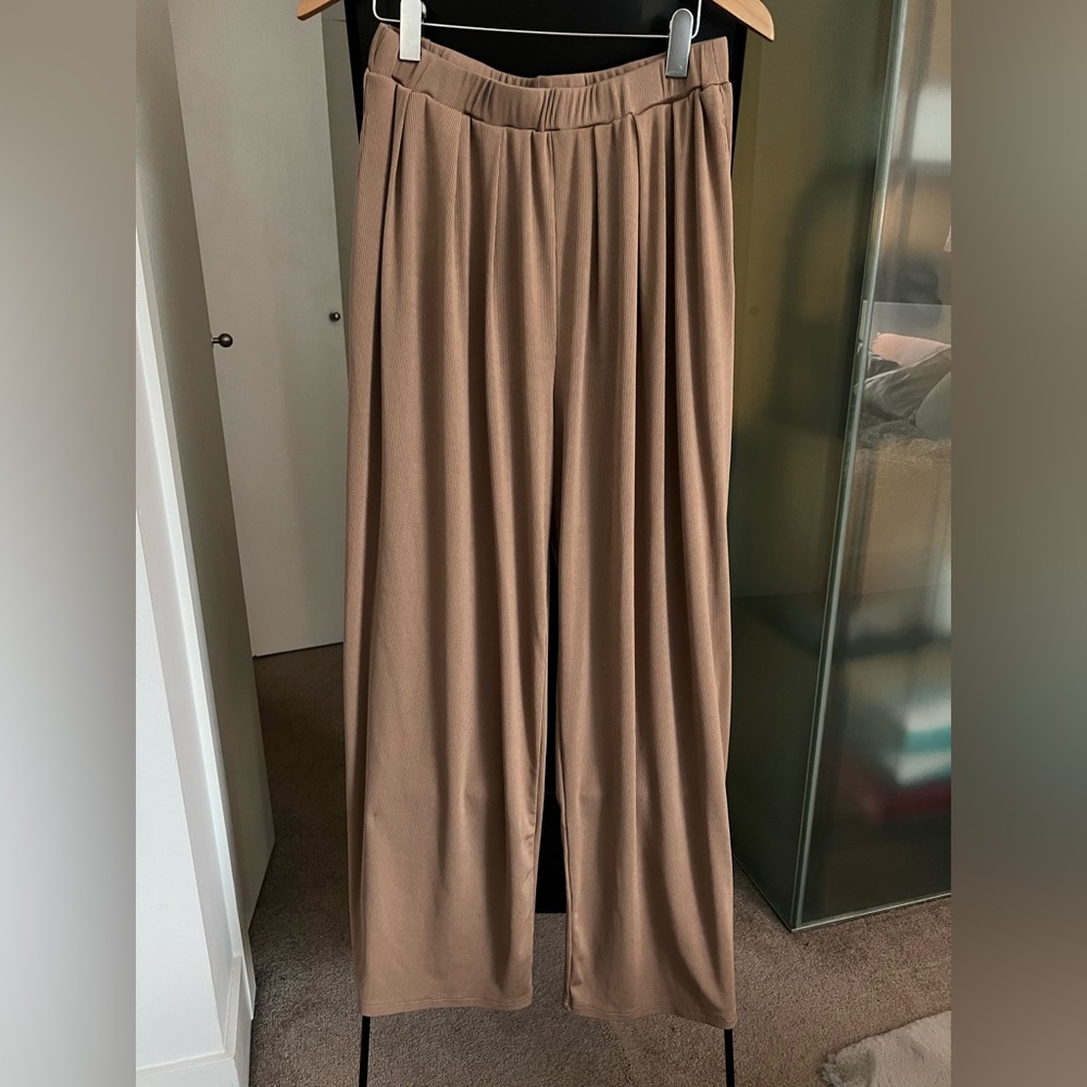 Cider Tan Ribbed Wide Leg, Flowy Pants XL